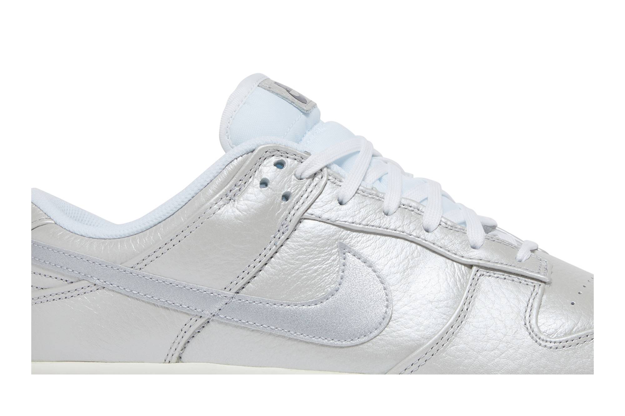 Nike Dunk Low 'Metallic Silver' DX3197-095-6